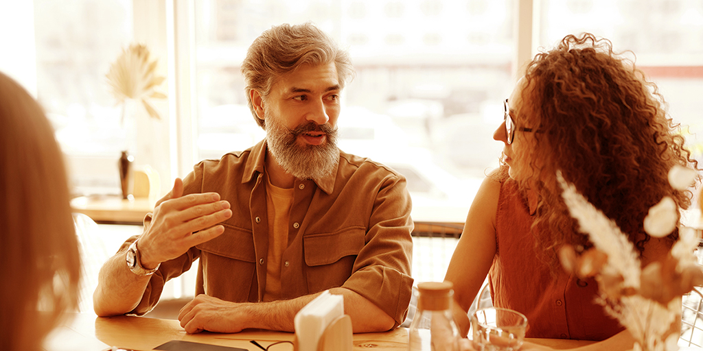 Adviseur in gesprek met een ondernemer